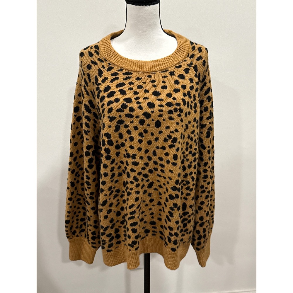 Crown & Ivy Leopard Print Sweater Women 2X Camel Black Excellent Crew Neck Knit